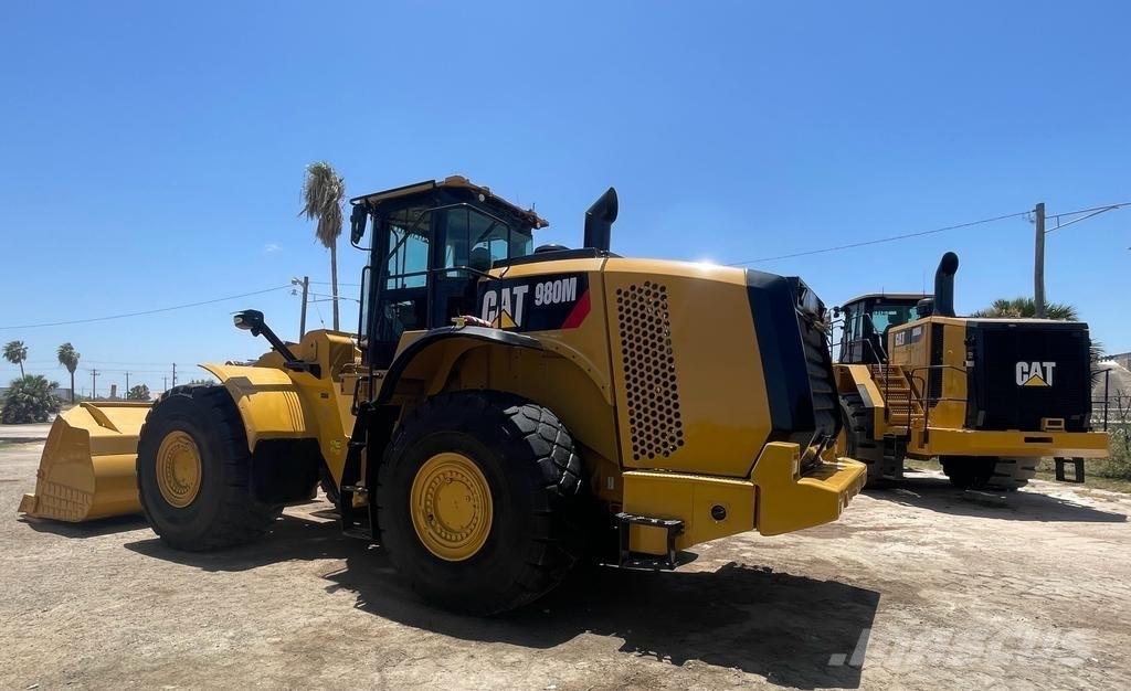 CAT 980M Колесни товарачи