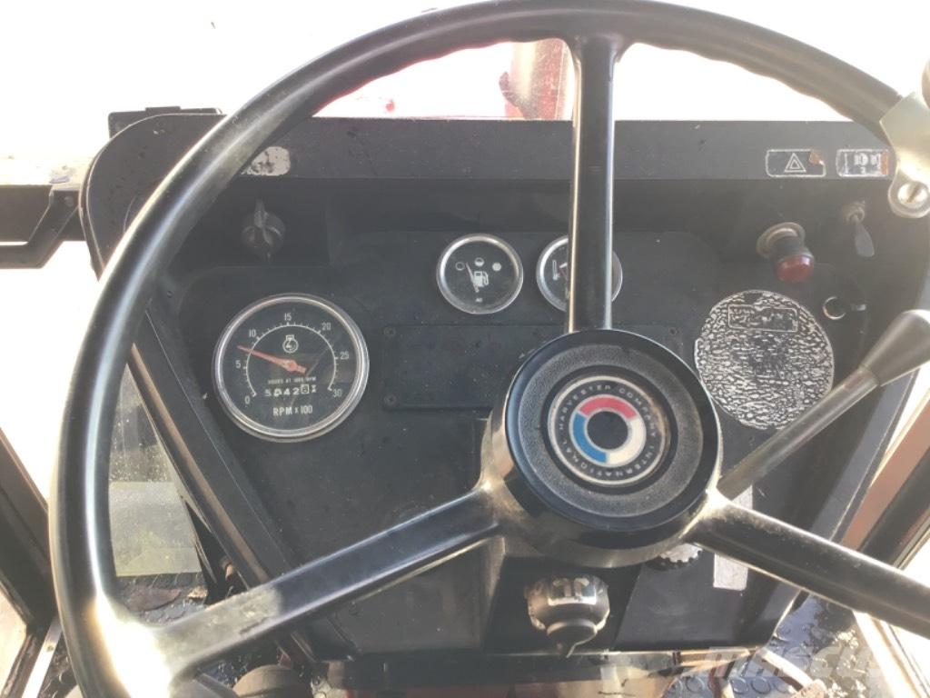 International 684 Трактори