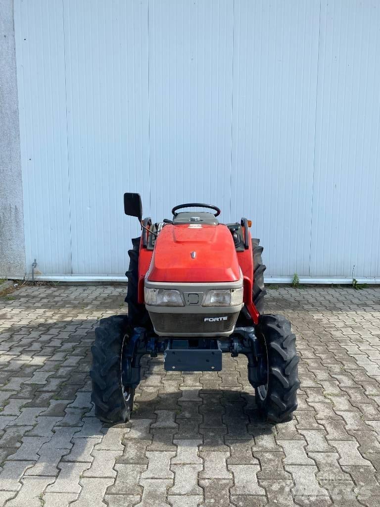 Yanmar F220 Компактни трактори