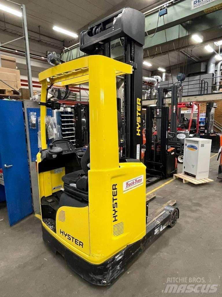 Hyster R1.4 Ретрак/ Високоповдигач с изместване на вилката напред