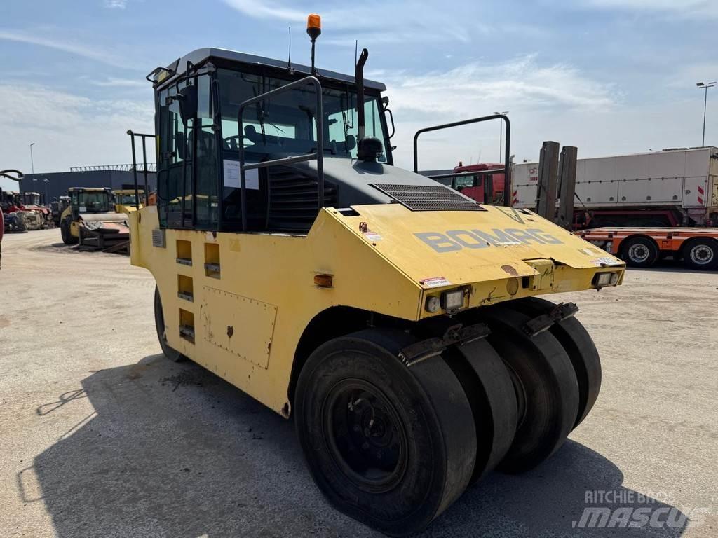 Bomag BW 24 R Пневматични гумени  ролки
