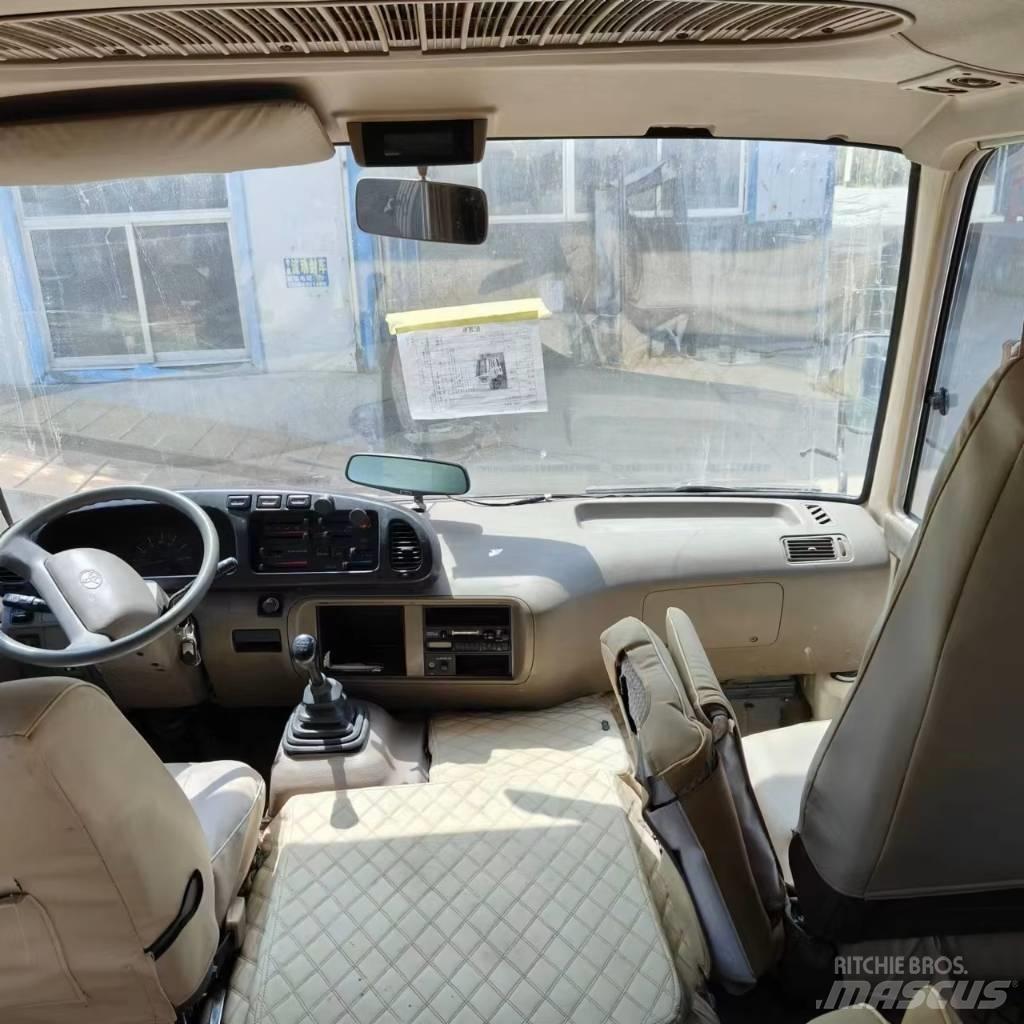 Toyota Coaster Bus Мини бусове