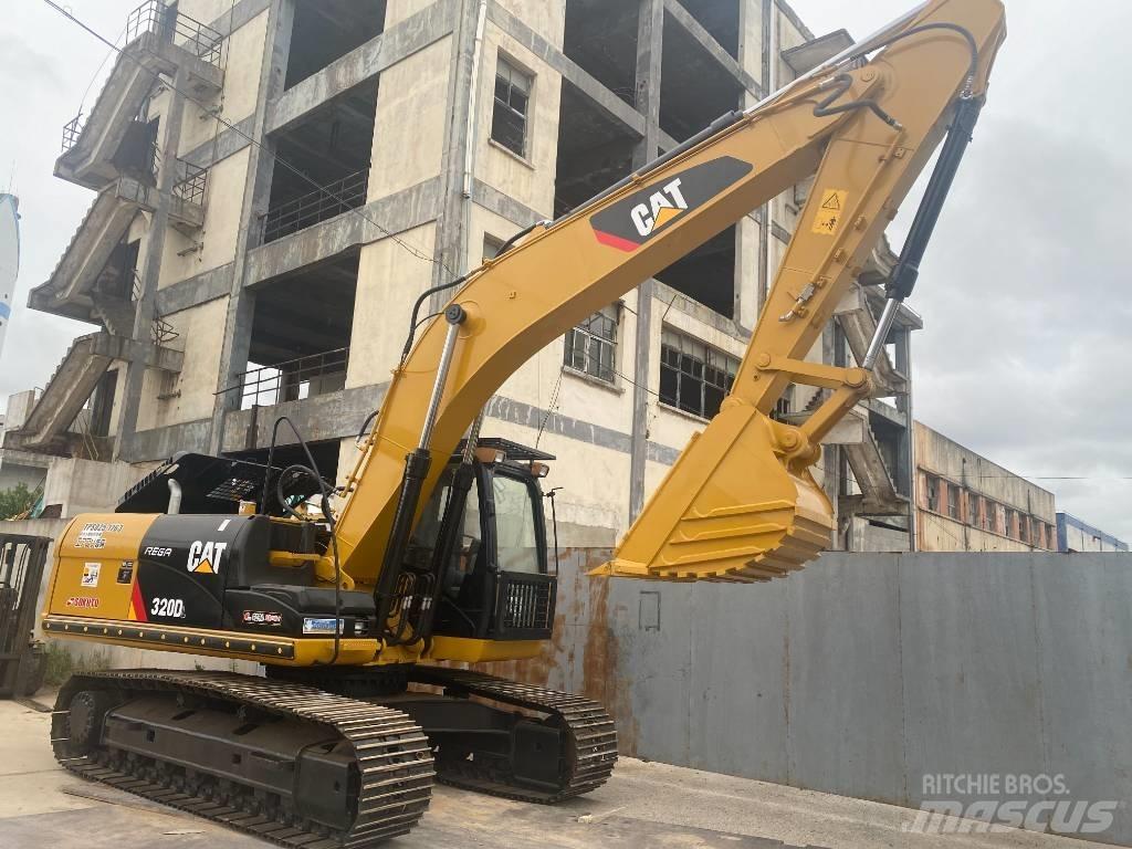CAT 320 D Верижен екскаватор