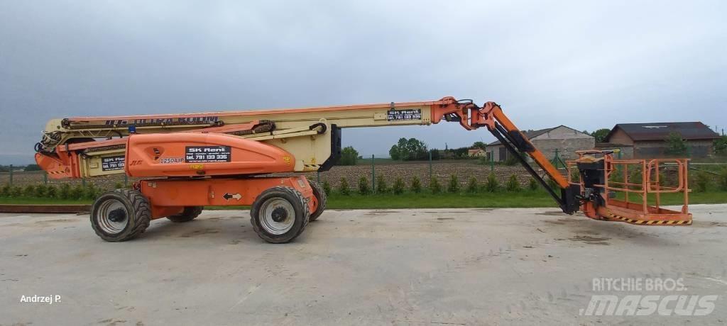 JLG 1250 AJP Съчленени стрелови подемници