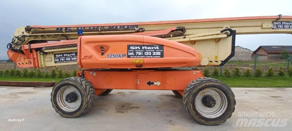 JLG 1250 AJP Съчленени стрелови подемници