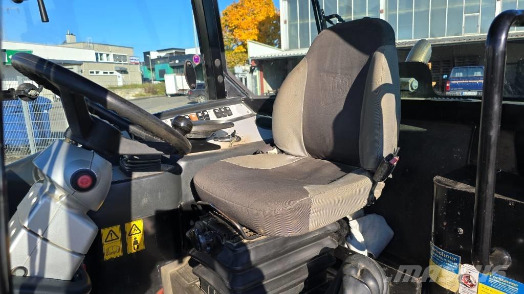 JCB 406 Колесни товарачи