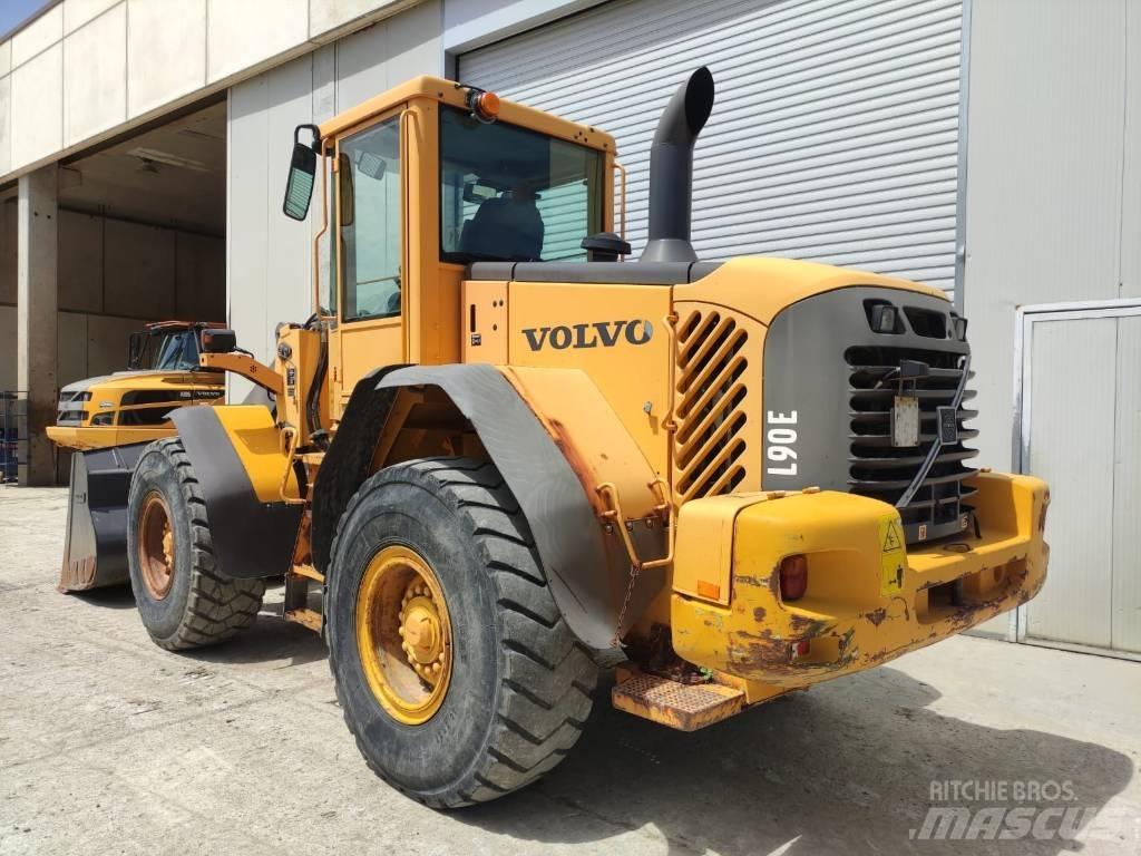 Volvo L 90 E Колесни товарачи