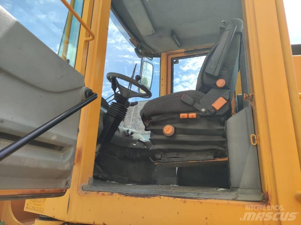 Volvo L 90 E Колесни товарачи