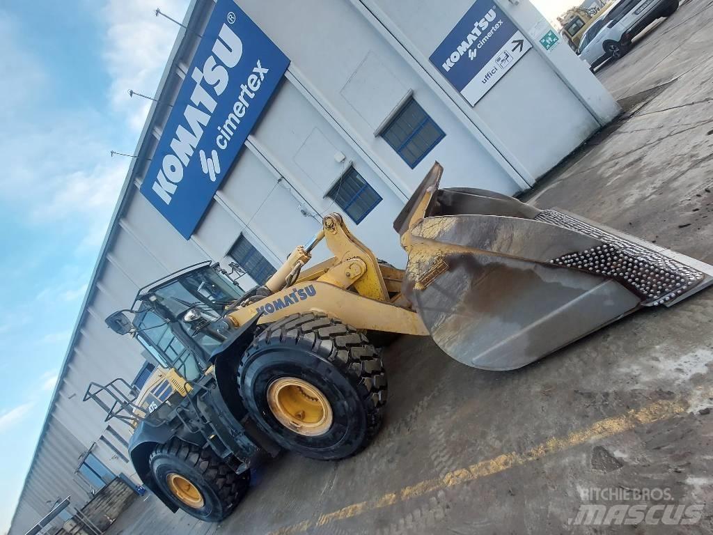Komatsu WA475 Колесни товарачи