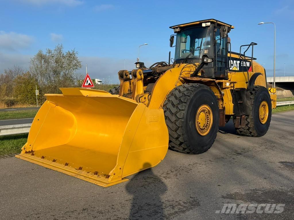 CAT 980M Колесни товарачи