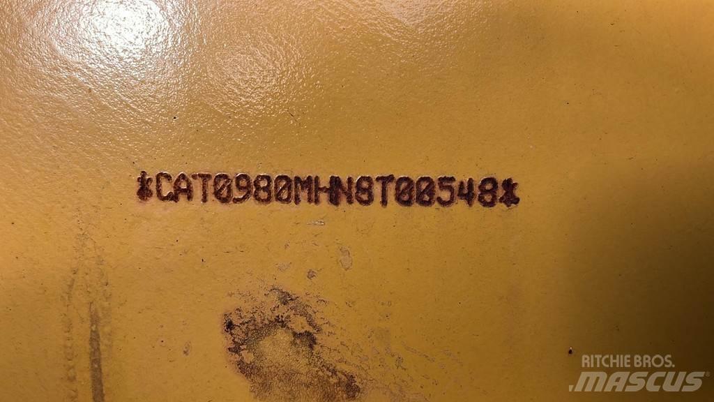 CAT 980M Колесни товарачи