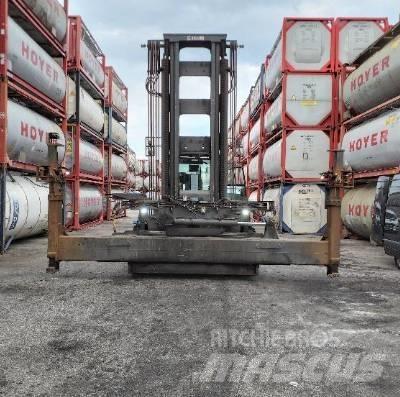 Kalmar DCG1700-12, Кари товарачи на контейнери
