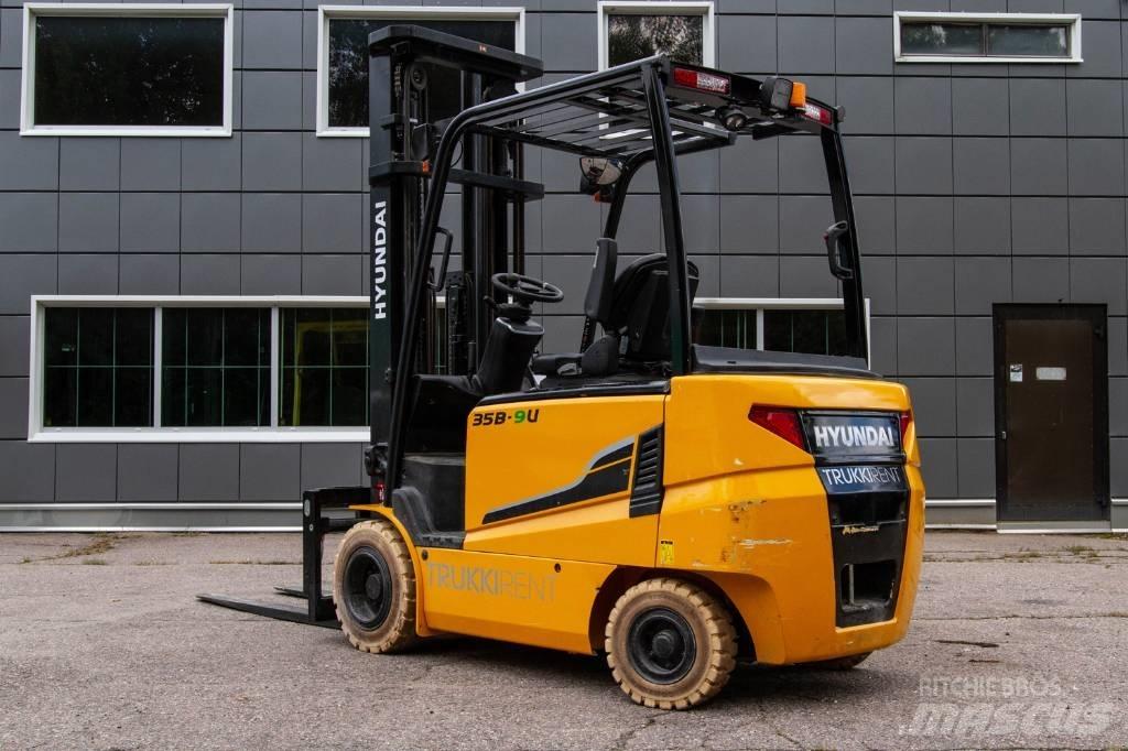 Hyundai 35B-9U Електрически вилични кари-повдигачи
