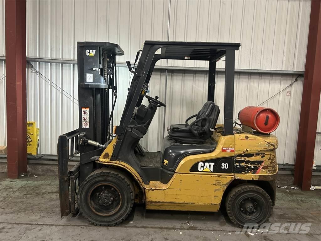 CAT GP30NT Камиони с АГУ