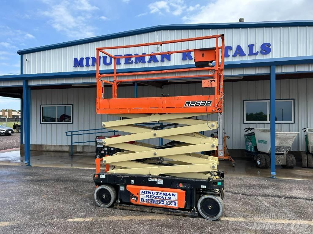 JLG R2632 Ножични работни платформи