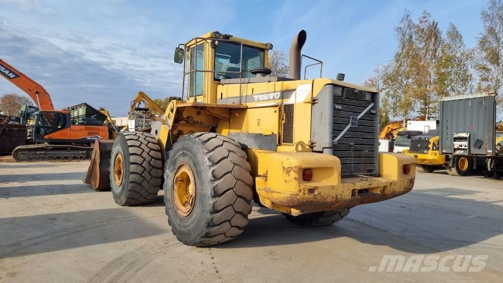 Volvo L 220 D Колесни товарачи