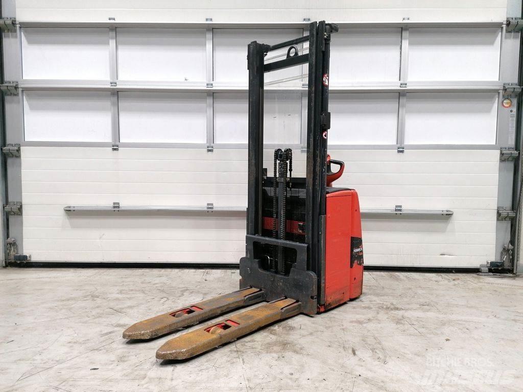 Linde L14 Колички високоповдигачи с теглич