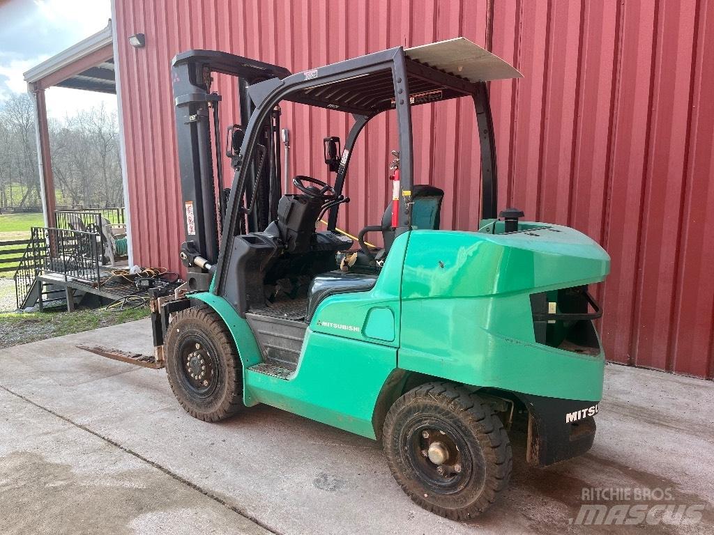 Mitsubishi FD40N1 Камиони за херавни местности