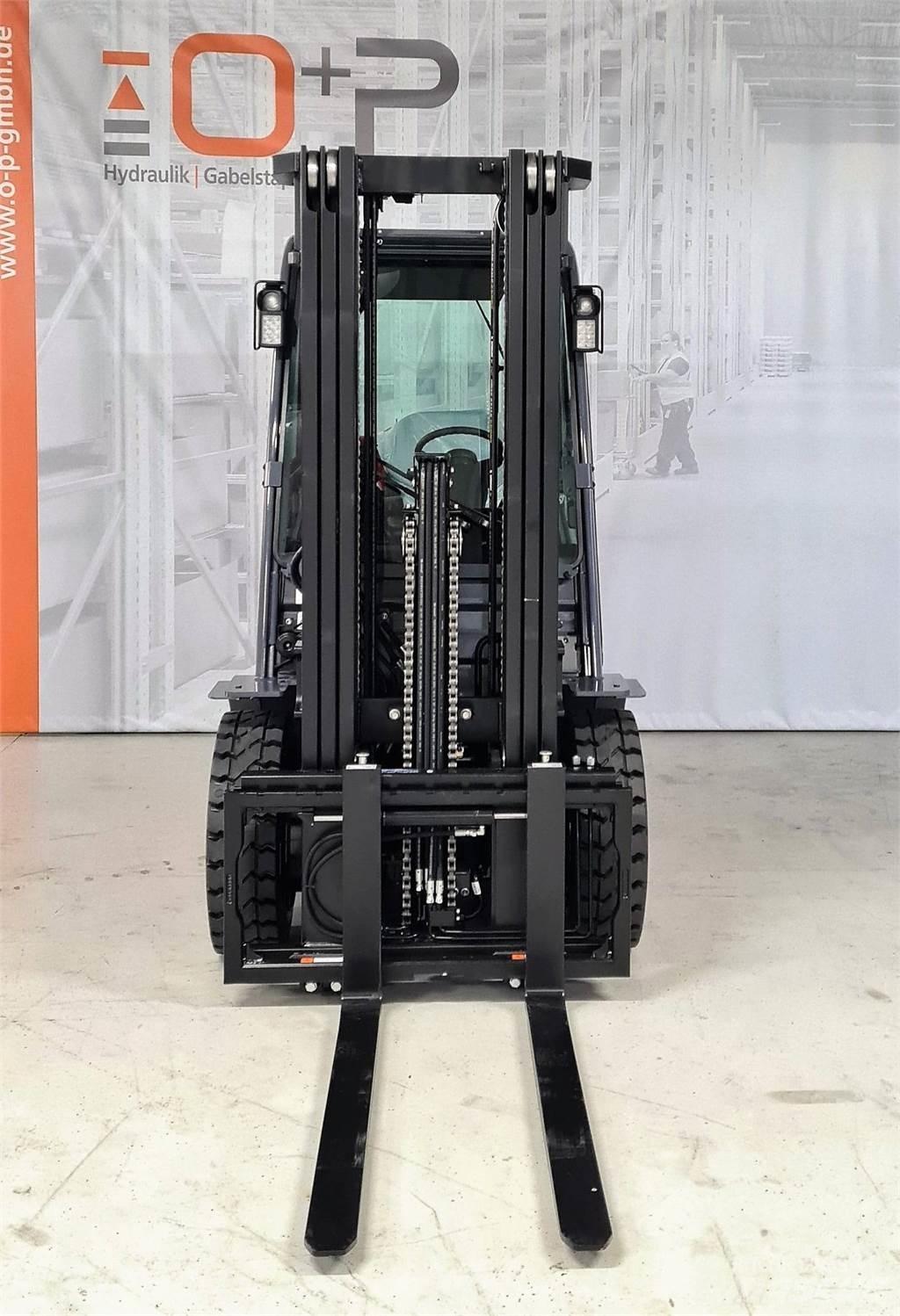 Toyota 02-8FGF30 Камиони с АГУ