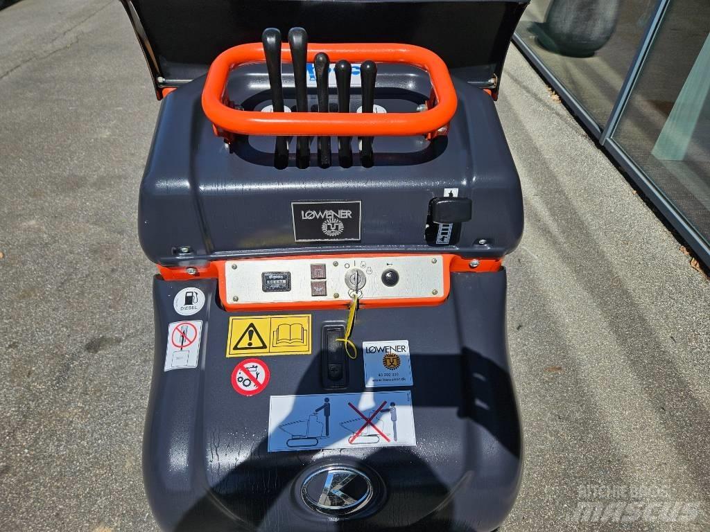 Kubota KC 70 Странични самосвали