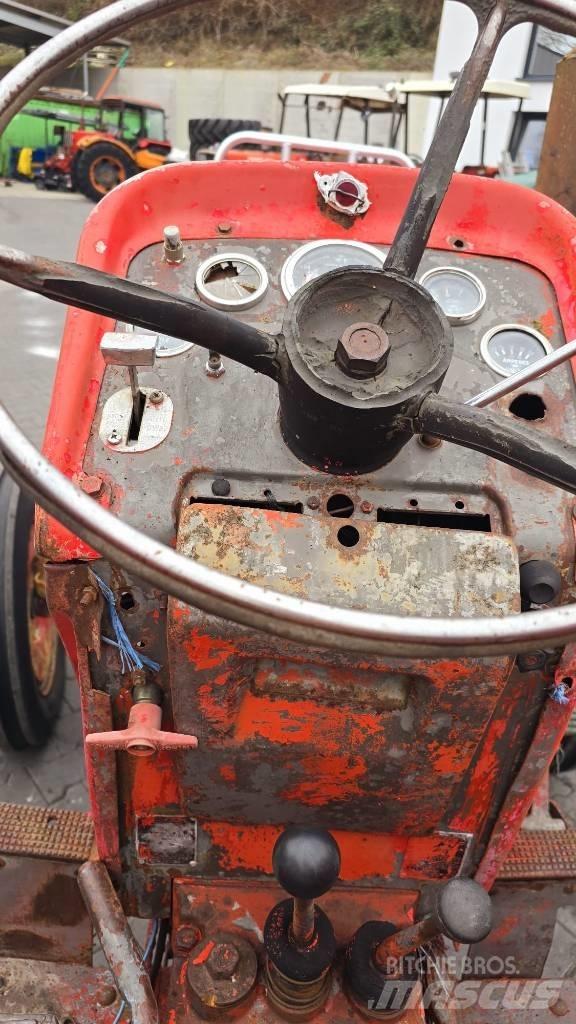 Massey Ferguson 175 Трактори