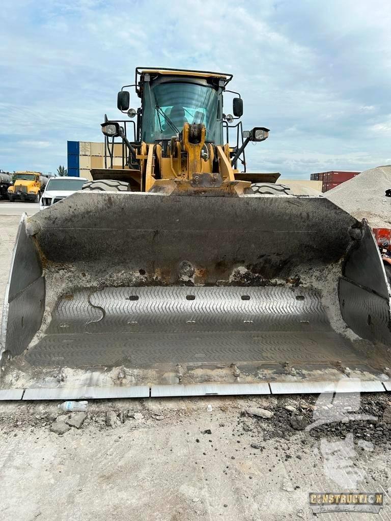 CAT 966 K Колесни товарачи