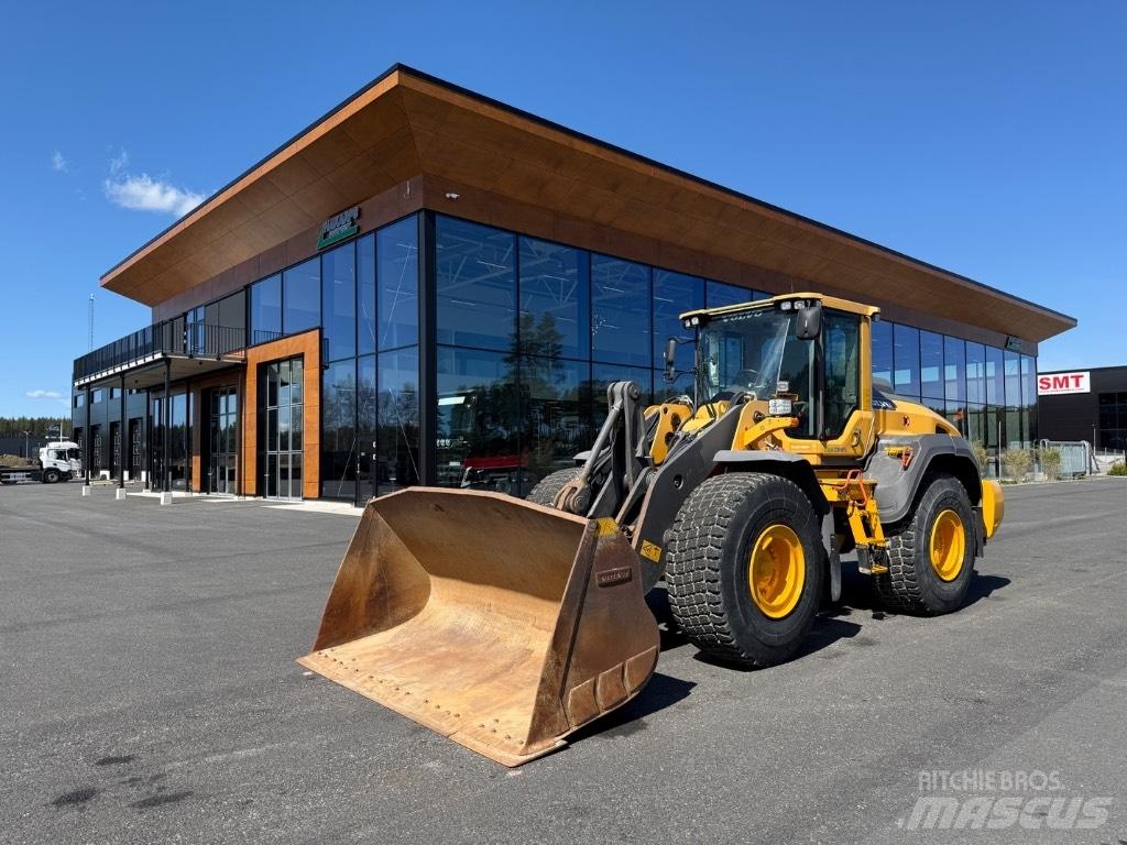 Volvo L120H Колесни товарачи