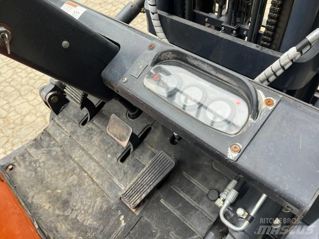 Doosan D 25 GP Дизелови камиони