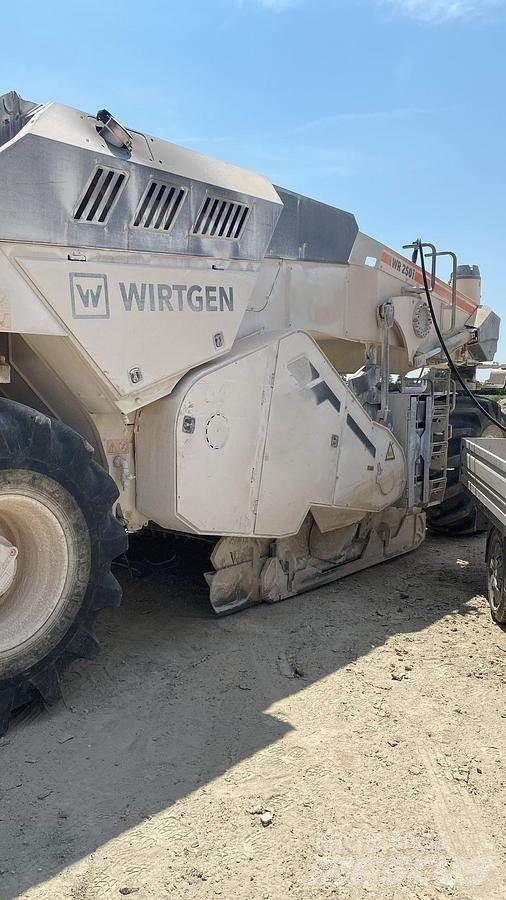 Wirtgen WR250i Рециклатори на асфалт