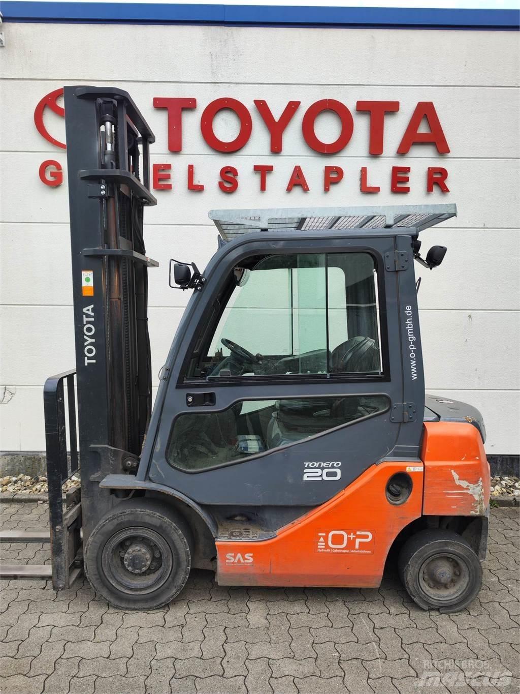 Toyota 02-8FDF20 Дизелови камиони