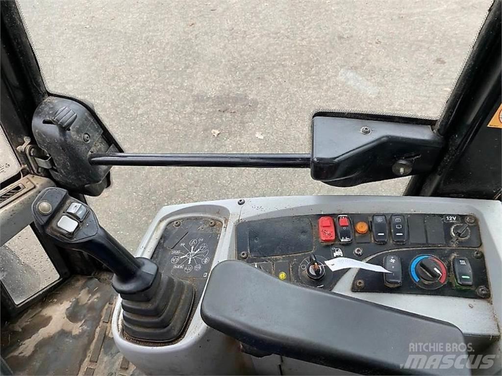CAT 908M Колесни товарачи