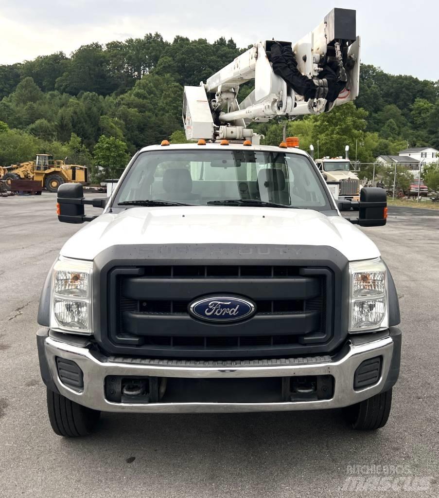 Ford F 550 Моторизирани платформи с талига