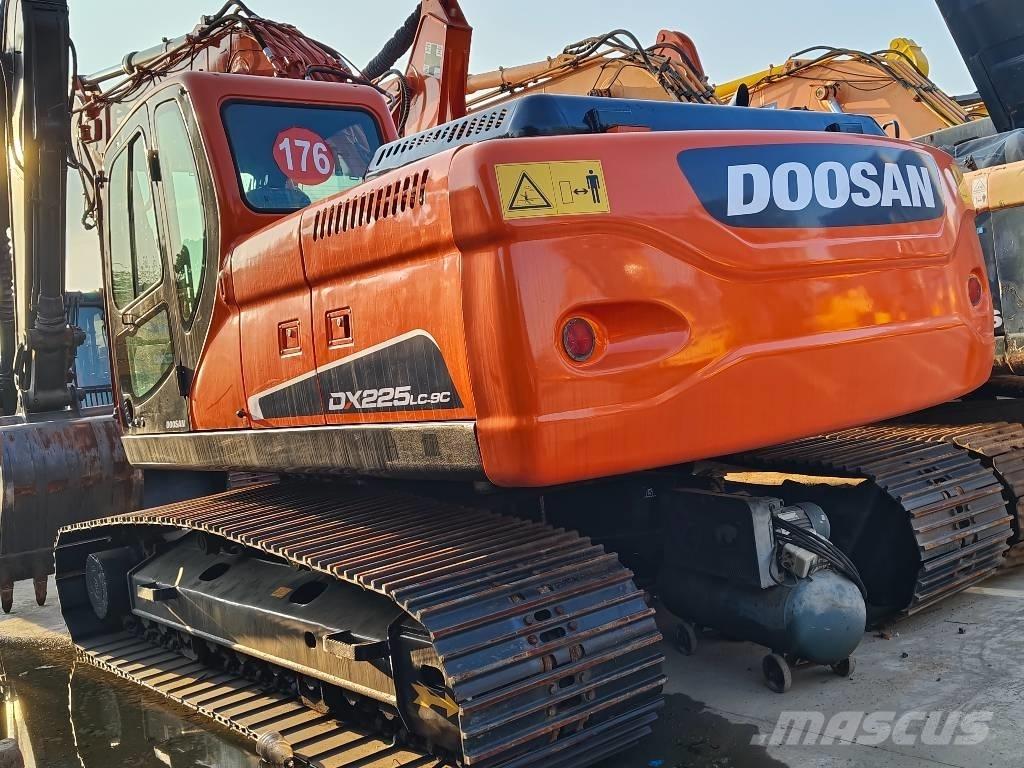 Doosan DX 225 LC-9C Верижен екскаватор