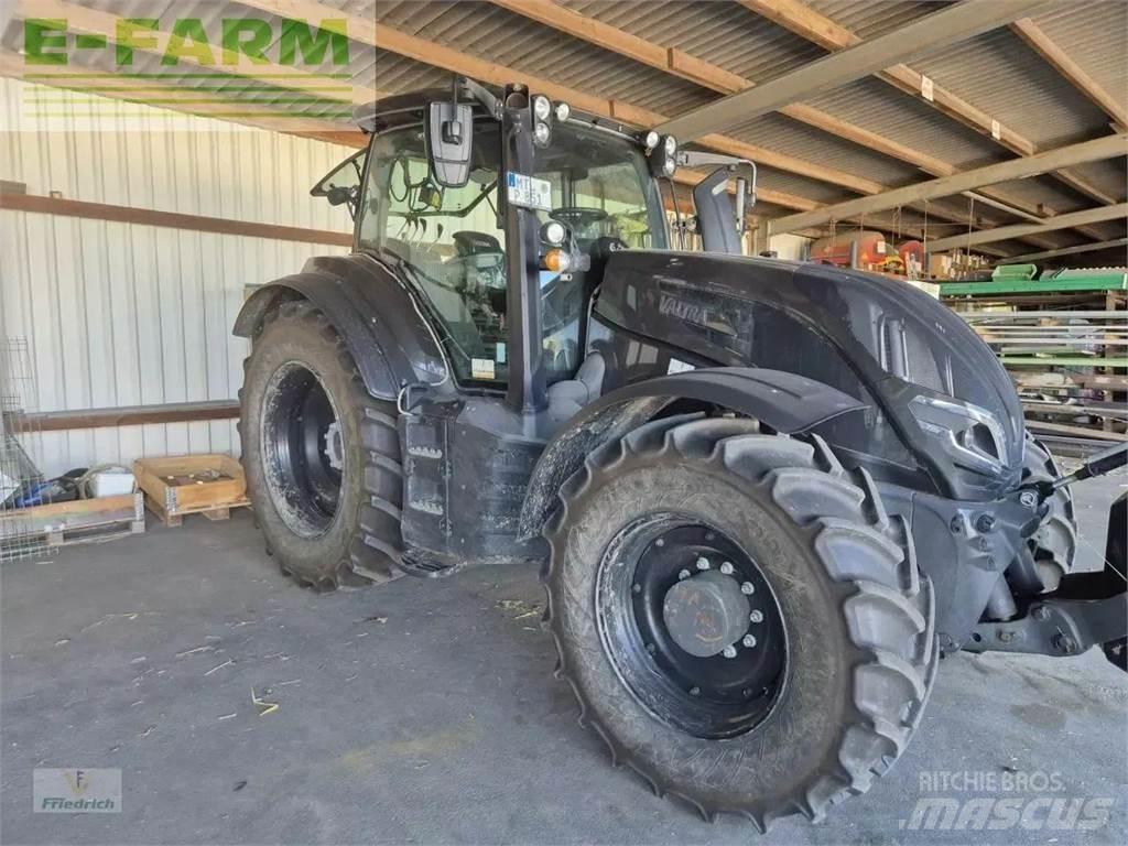 Valtra t235a Трактори