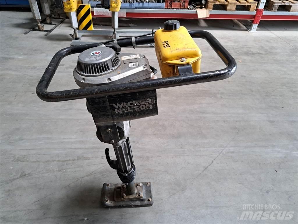 Wacker Neuson BS30 Пробки
