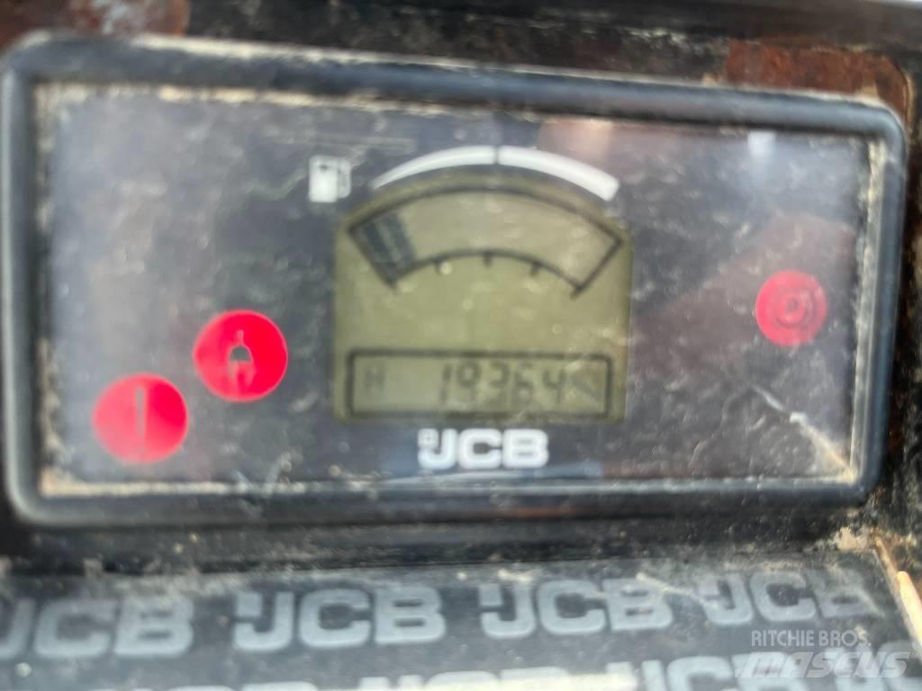 JCB 930 RTFL Камиони за херавни местности