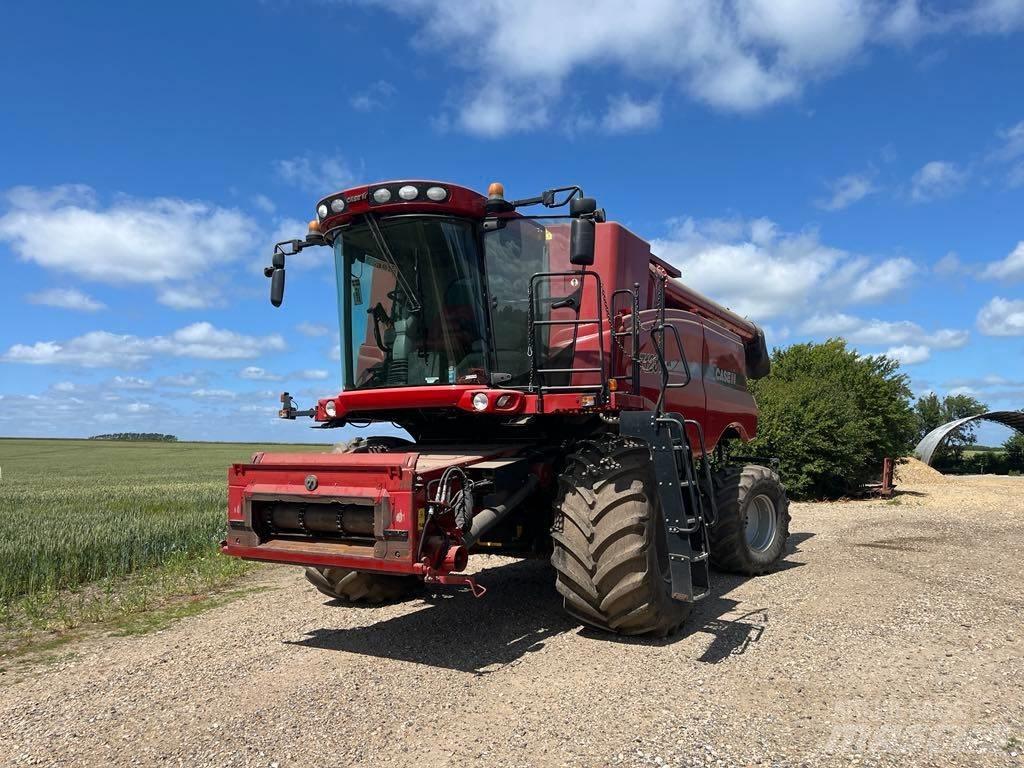 CASE Axial Flow 7120 Комбайни