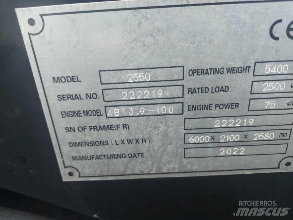  D-Machine  2550 Колесни товарачи