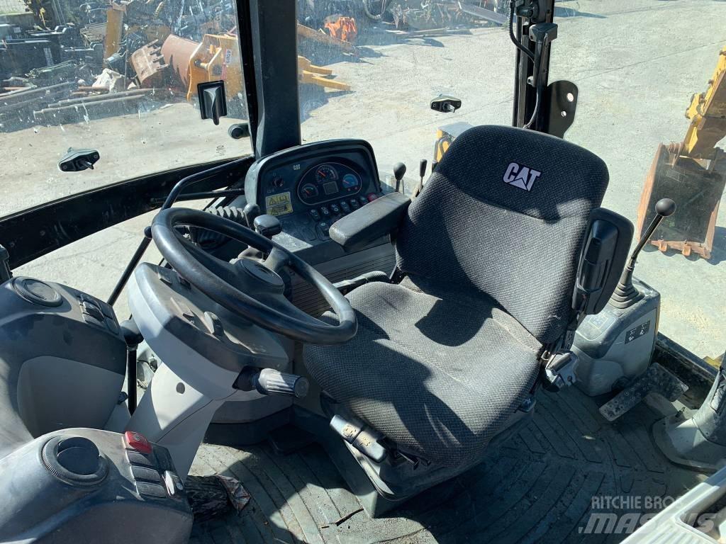 CAT 428 F Товарач със заден ексватор