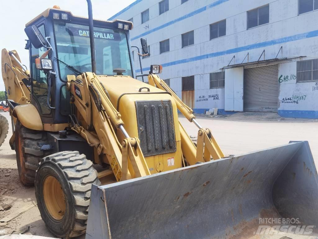 CAT 420 F Товарач със заден ексватор