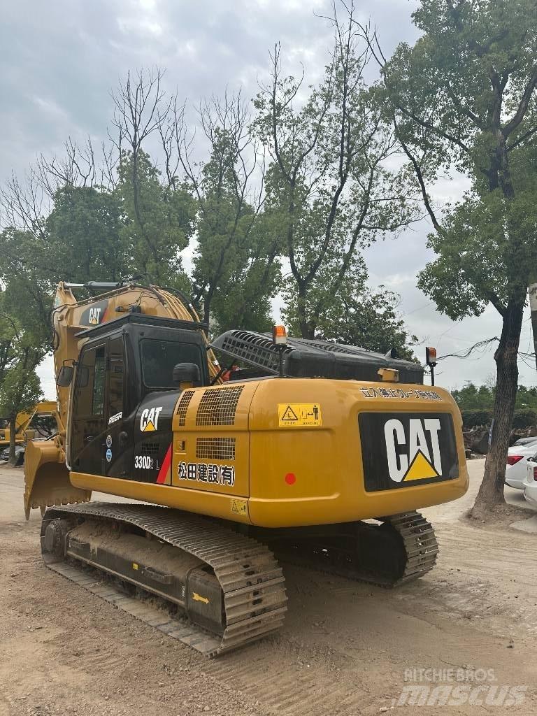 CAT CAT330D Средни екскаватори 7т - 12т