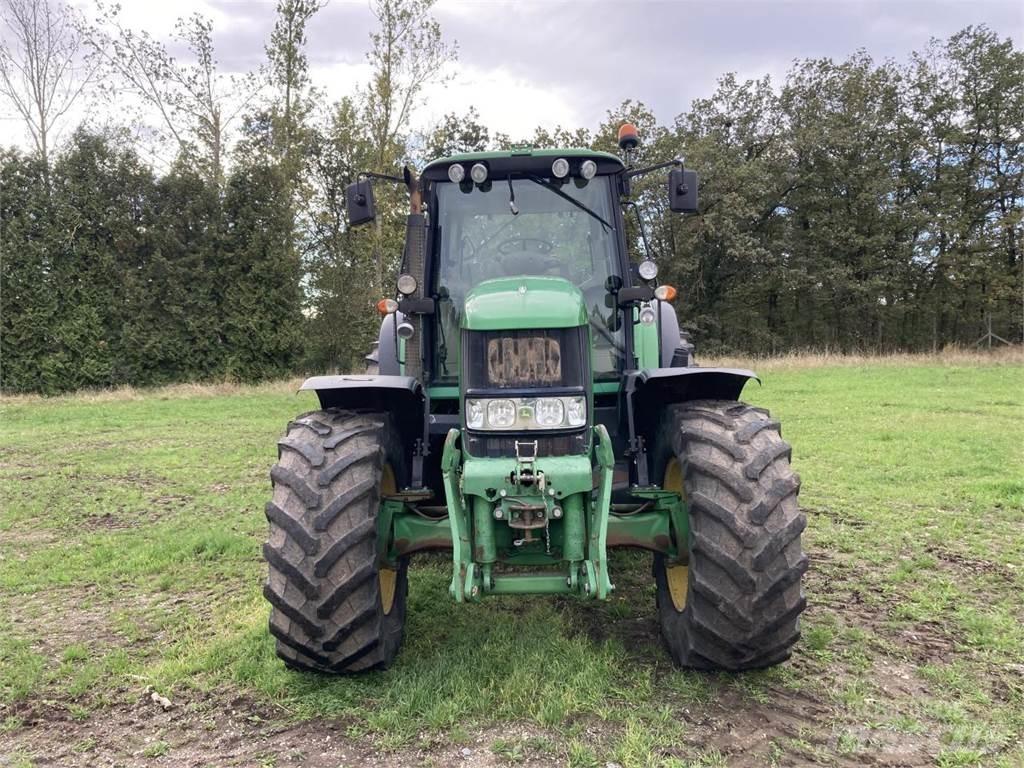 John Deere 7430 Трактори