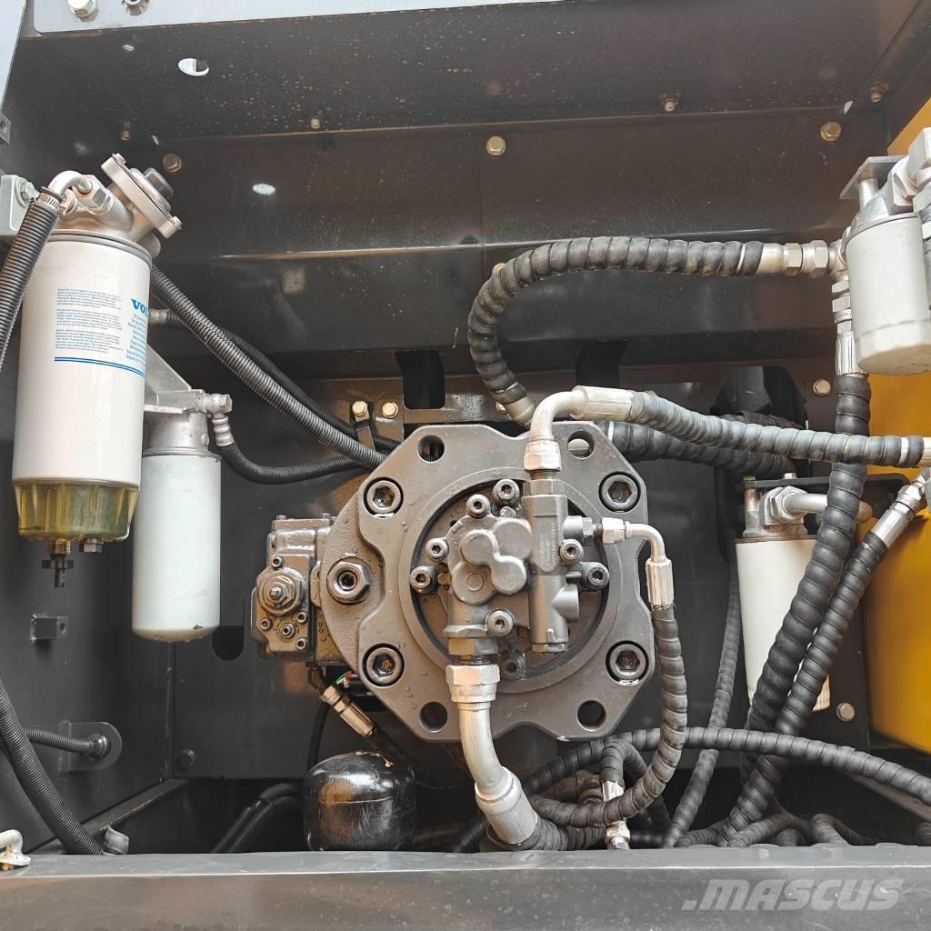 Volvo 290D Верижен екскаватор