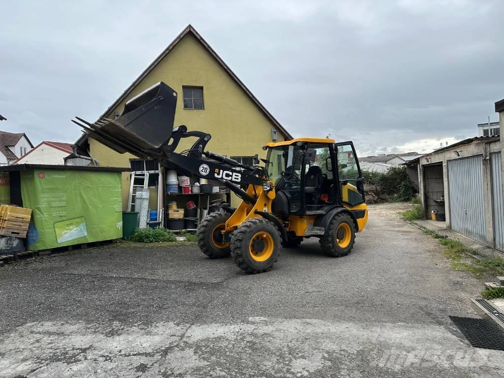 JCB 406 T 4 Колесни товарачи