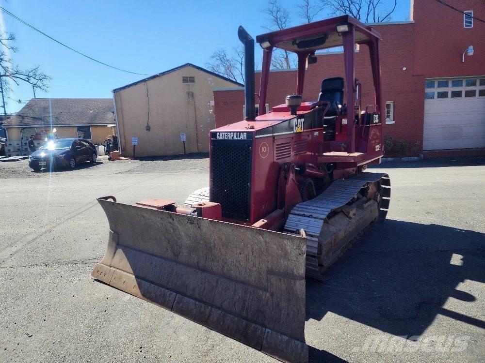 CAT D 3 C III Верижни булдозери
