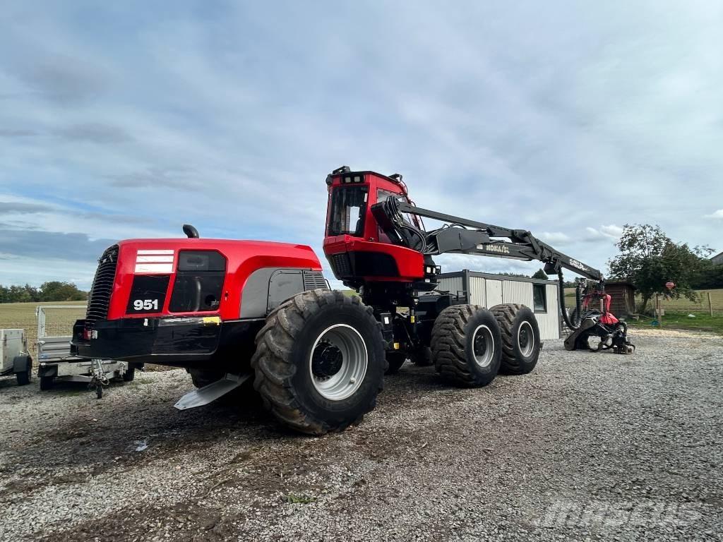 Komatsu 951 Харвестери