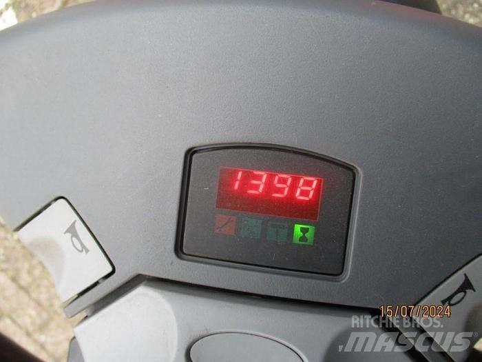 BT SWE 080L Колички високоповдигачи с теглич