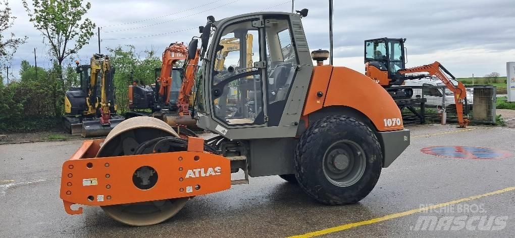 Atlas 1070 Уплътнители за почва
