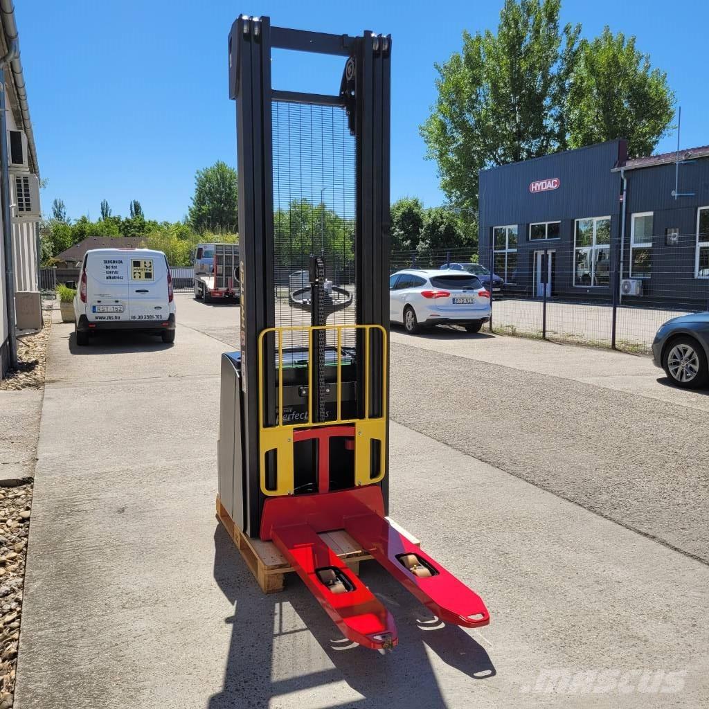 Hyster S 1.6 Колички високоповдигачи с теглич