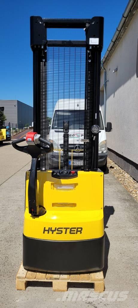 Hyster S 1.6 Колички високоповдигачи с теглич